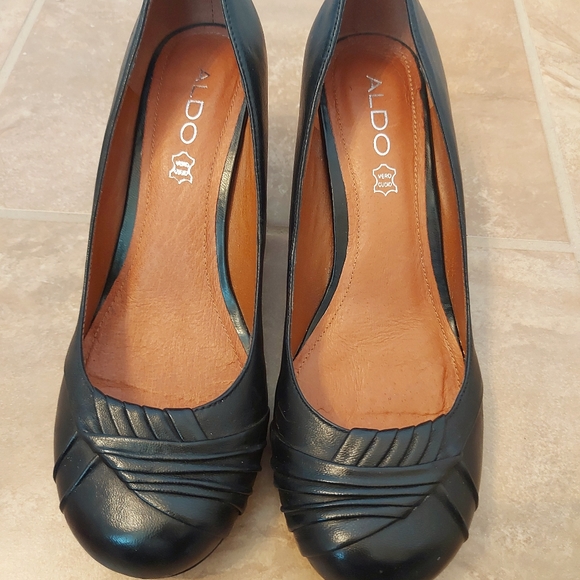 ALDO BEAUTIFUL BLACK HIGH HEEL-LIKE NEW !! - Picture 2 of 4
